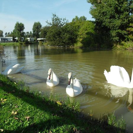 Отель Camping Le Marqueval Пурвиль-сюр-Мер Экстерьер фото